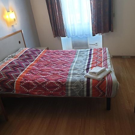 Hotel De La Gare Romans-sur-Isère Pokoj fotografie