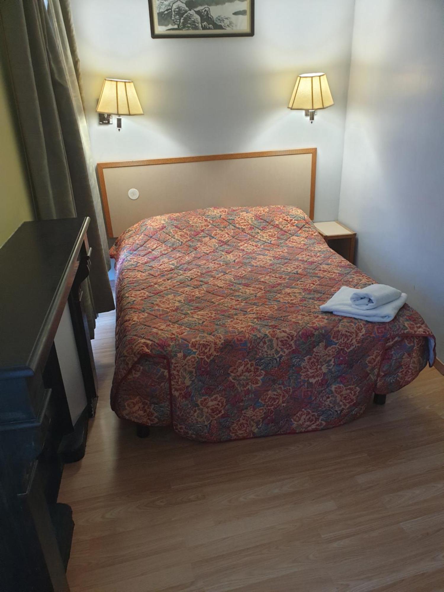 Hotel De La Gare Romans-sur-Isère Pokoj fotografie