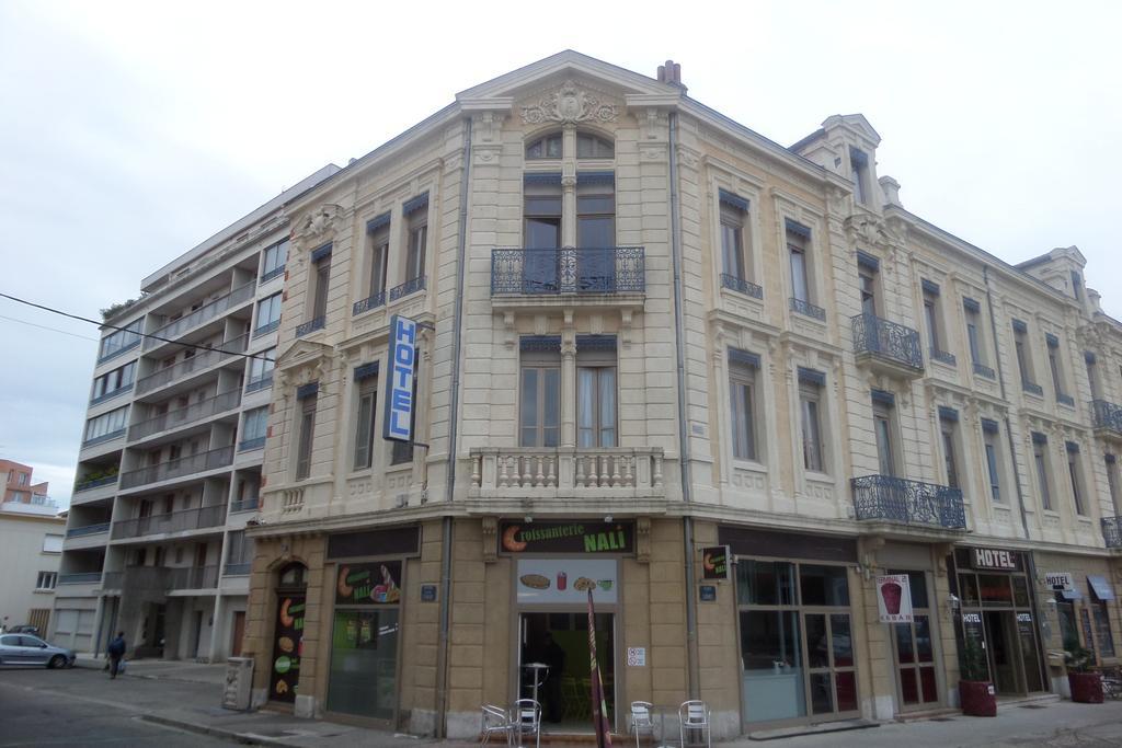 Hotel De La Gare Romans-sur-Isère Exteriér fotografie