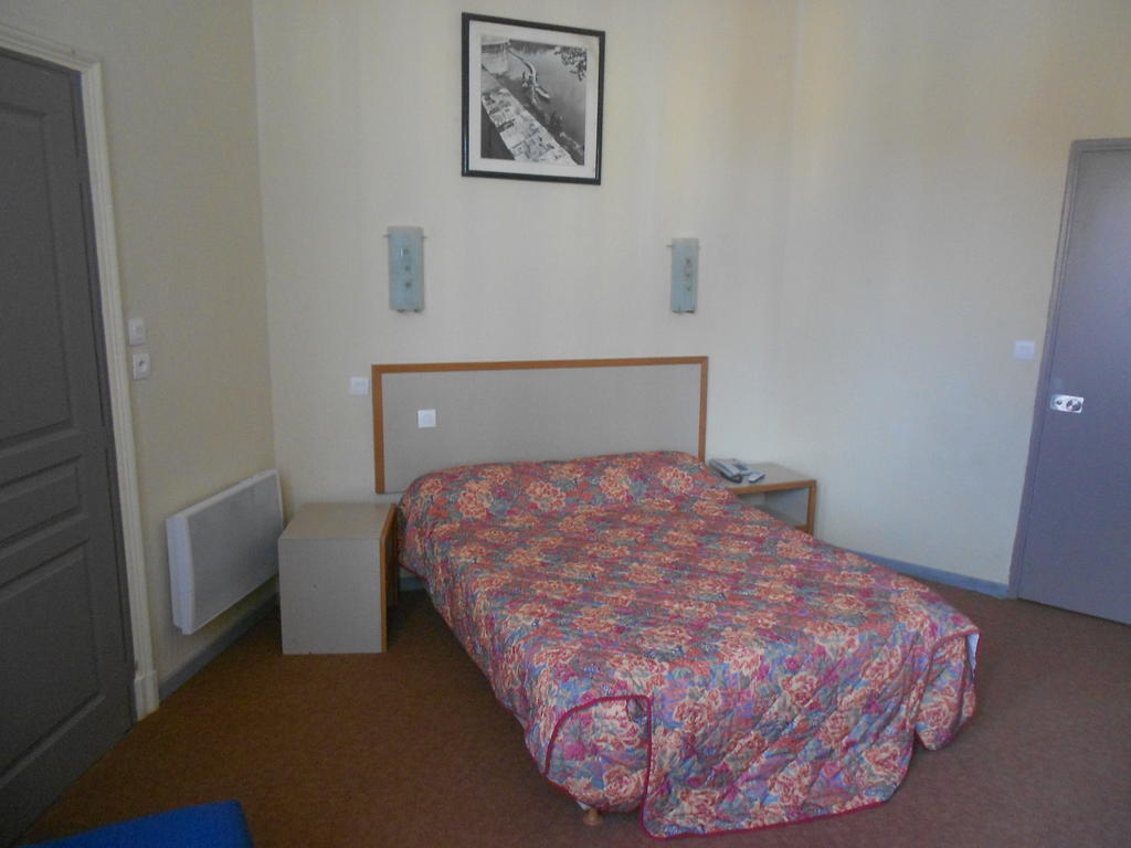 Hotel De La Gare Romans-sur-Isère Pokoj fotografie